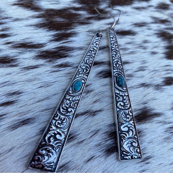 Artificial Turquoise Bar Earrings - Picture 2 of 4